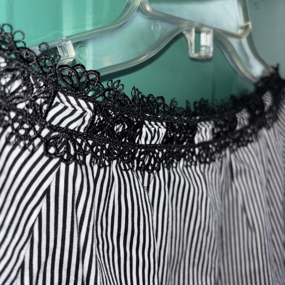 Chicos size 1 medium ladies top - Picture 10 of 13